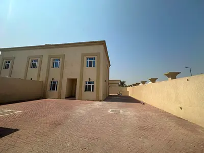 Brand new 5 badroom villa in al quoz with driver room price 110k