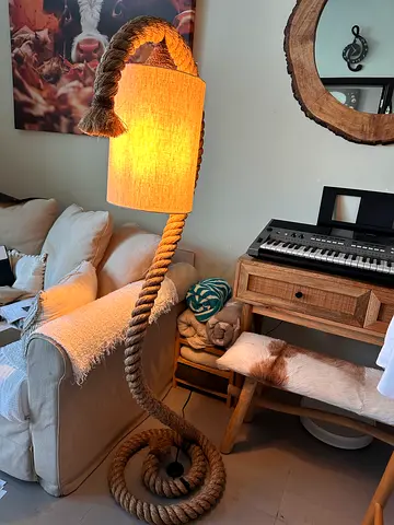 Decorative Rope Floor Lamp – Excellent Condition