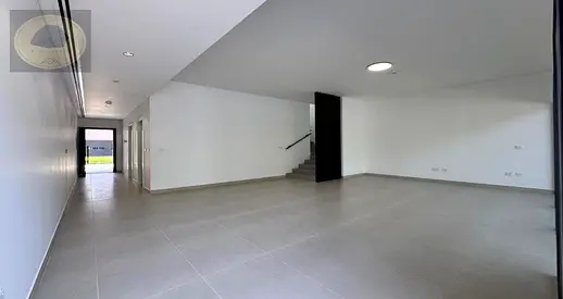 3BR TOWNHOUSE | CLOSE TO AMENITIES | LARGEST LAYOUT | LANDSCAPED GARDEN |