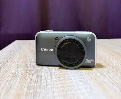 Canon PowerShot SX220 HS compact digital camera - good condition