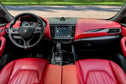 صورة 8 لـ 2022 Maserati LEVANTE