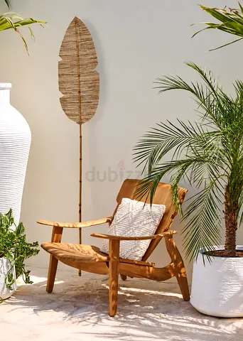Banana palm leaf decor