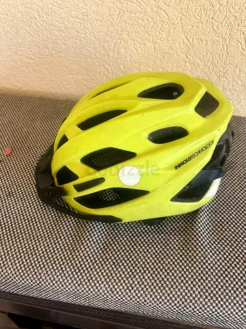 Green road cycling helmet - size adjustable, used