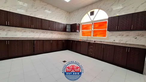 Huge 4BR separate Master Majlas kitchen first floor apartment