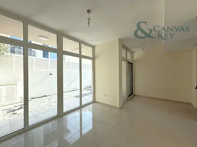 PRIME LOCATION | SPACIOUS LAYOUT | MULTIPLE TOWNHOUSE