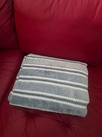 Ellie decore Plush throw blanket king size