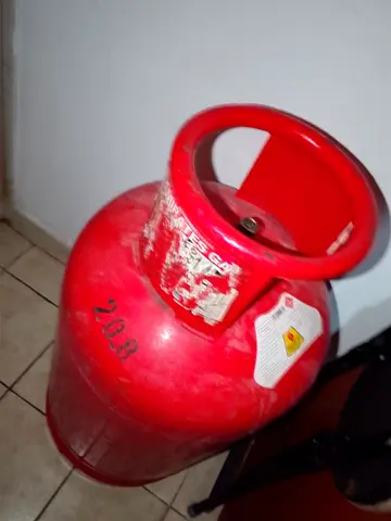 Gass cylinder