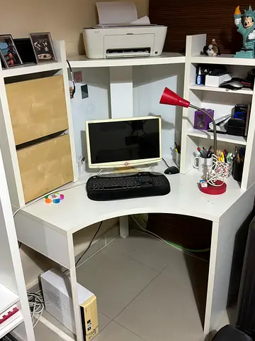IKEA -WHITE CORNER DESK