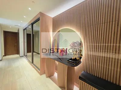 Upgraded/Vacant on Transfer/Specious 1124 Sqft/Pool View