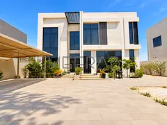 | MODERN DESIGN |STYLISH VILLA | SPACIOUS 5 BEDS |