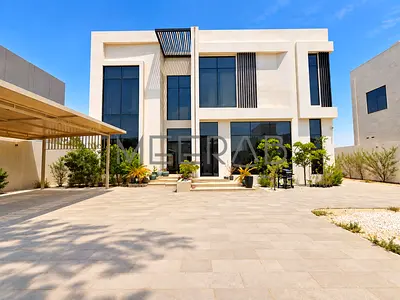 | MODERN DESIGN |STYLISH VILLA | SPACIOUS 5 BEDS |