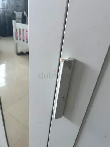 White mirrored wardrobe with 3 doors - used