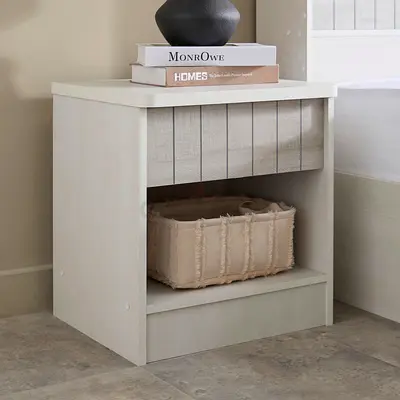 New Liverpool 1-Drawer Young Nightstand