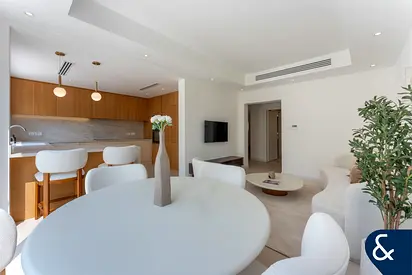 Springs 2 | Fully Upgraded | 3 Bedrooms | Prime