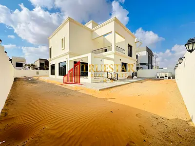 BRIGHT 5BR MAIDS PRIVATE GARDEN INDEPENDENT VILLA