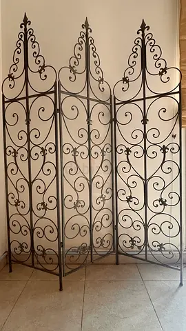 Decorative metal screen