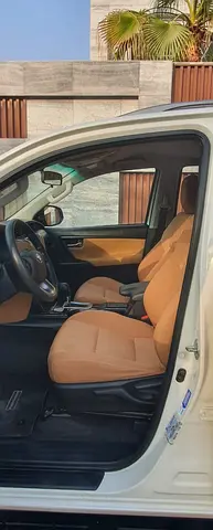 2022 Toyota FORTUNER photo 7