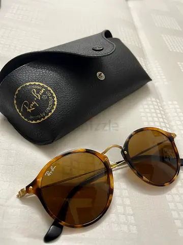 Ray-Ban tortoise round sunglasses with case - gently used