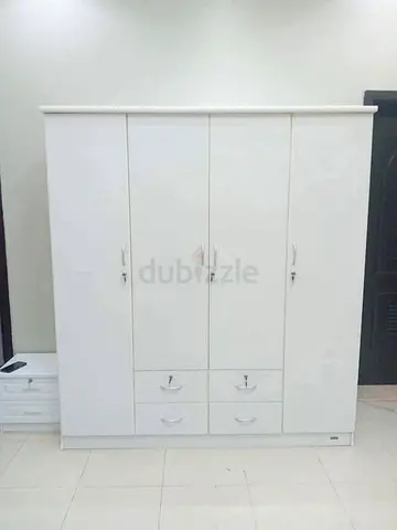 White 4-Door Wardrobe With Drawers