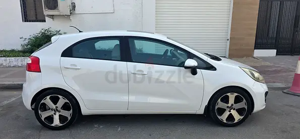 Kia Rio 1.5  Sport 2012 GCC sunroof full option Accident free family car for sale