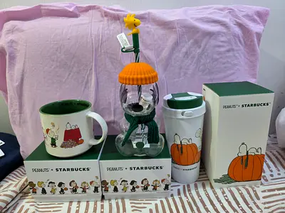 Peanuts x Starbucks collectible mugs and bottle set
