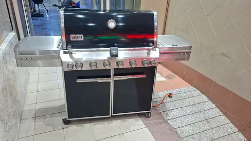 Weber Summit Large Gas Barbecue in excellent condition