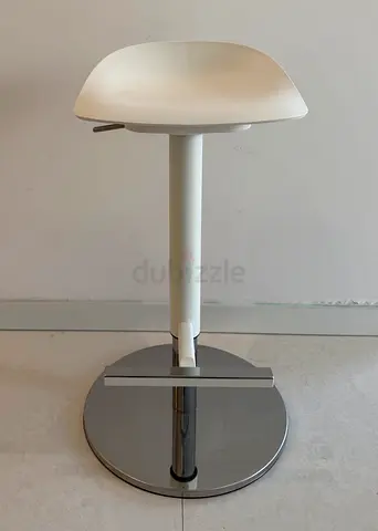 White adjustable bar stool with chrome footrest