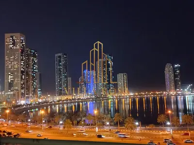 بأطلالة على البحيرة شقة للاجار غرفتين وصالة مع بلكونة و موقف خاص ومسبح وجيم وجاكوزي