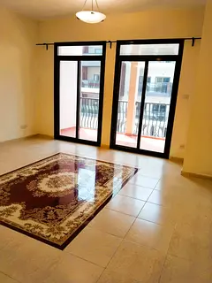 LARGE TERRACE I VACANT I LARGE LAYOUT