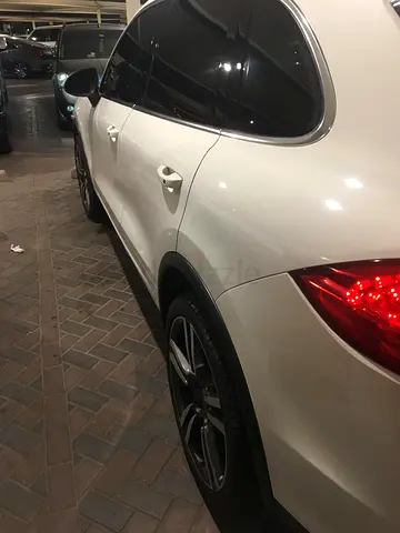 2012 Porsche Cayenne Standard GCC Specs