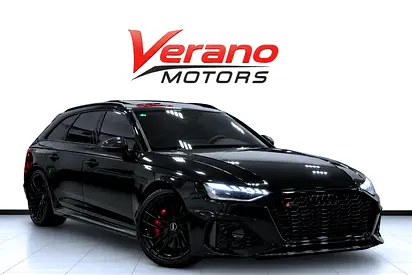 2023 Audi RS4 Avant Quattro | Full Options | Carbon Package |