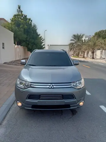 Mitsubishi Outlander 2015 PHEV JAPANESE SPECS