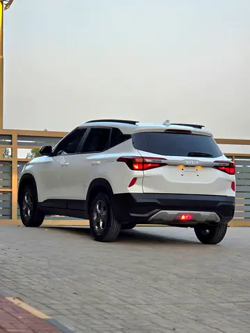 صورة 8 لـ 2023 KIA SELTOS