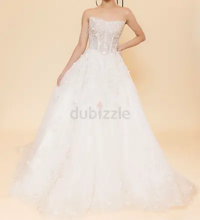 White Strapless Wedding Dress. Size 36-38 European.
