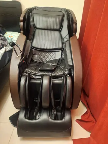 Buchanan massage chair