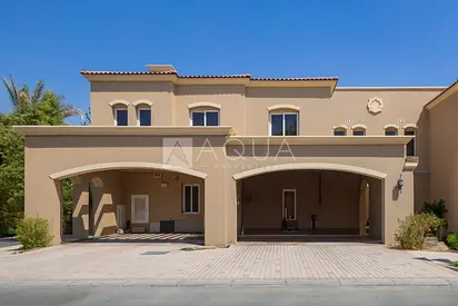 EXCLUSIVE | 2 BEDS PLUS MAID | LIGHT WOOD