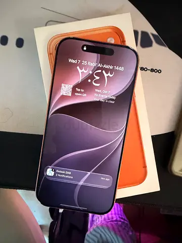 iPhone 17 Pro - Cosmic Orange (With box) - Good condition