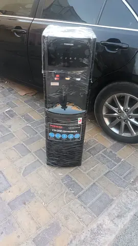 Bottom load water dispenser