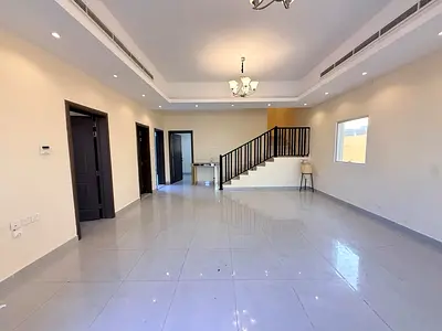 Huge offer 5 Badroom villa in Al hoshi close to mosque price 125k