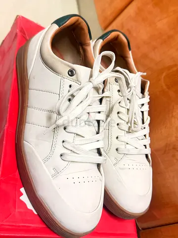 White casual men's sneakers - lightly used