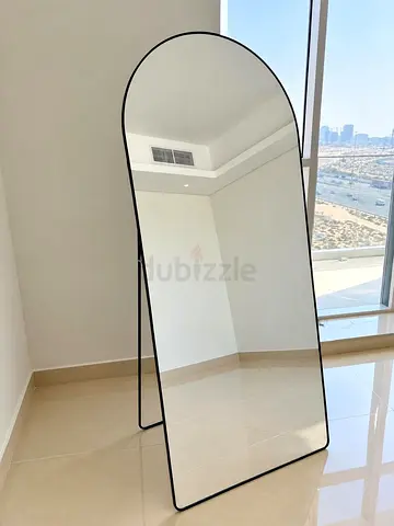 Full-length Arched Freestanding Mirror with Black Metal Frame