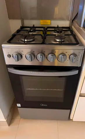 50 x 90 Midea 4-burner Gas Cooker with Oven - Good Working Condition