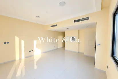 Corner Unit | Vaccant | 3Bedrooms+Maids