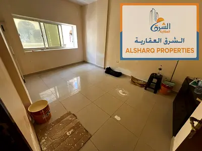 غرفة وصالة ثاني صف كورنيش عجمان | بلكونة بإطلالة ممتازة | تكييف مركزي | صيانة كاملة | موقع حيوي | قرب جميع الخدمات | مخرج الشارقة ودبي | 6 دفعات