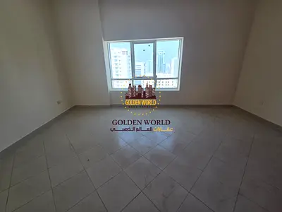 🏠 غرفة وصالة للإيجار – المجاز 1 | الشارقة شقة مميزة في موقع رائع، تتميز بـ إطلالة مفتوحة على البحر، وغرفة ماستر مع خزائن مدمجة بالحائط، بالإضافة إلى