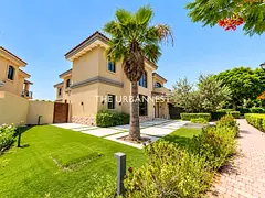 Exceptional Golf-Course Villa | High-End Finishes