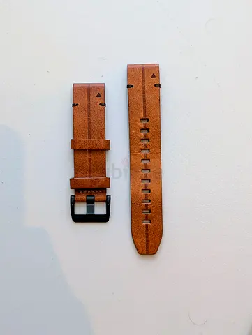 Garmin QuickFit 22 Chestnut Genuine Leather Band Like New