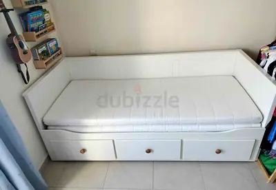 Ikea heamness day with 2 mattress and 3 drawers