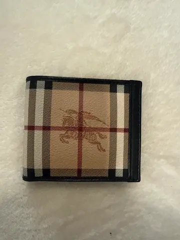 Burberry Haymarket Check Bi-fold wallet - Brand New, Perfect condition - 100% Authentic and original