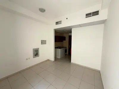 AED 21,000 Yearly | Studio + Balcony + Gym & Swimming Pool + Private Parking | Al Amrah – Smart Tower